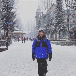 Meet your Posher, Eva